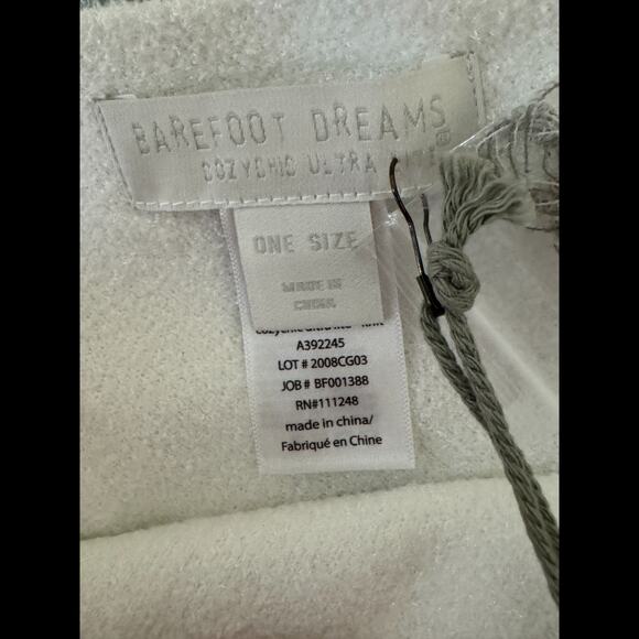 Barefoot‎ Dreams CozyChic Ultra Lite Ocean Breeze Poncho Waterfall One Size NWT - Picture 13 of 15